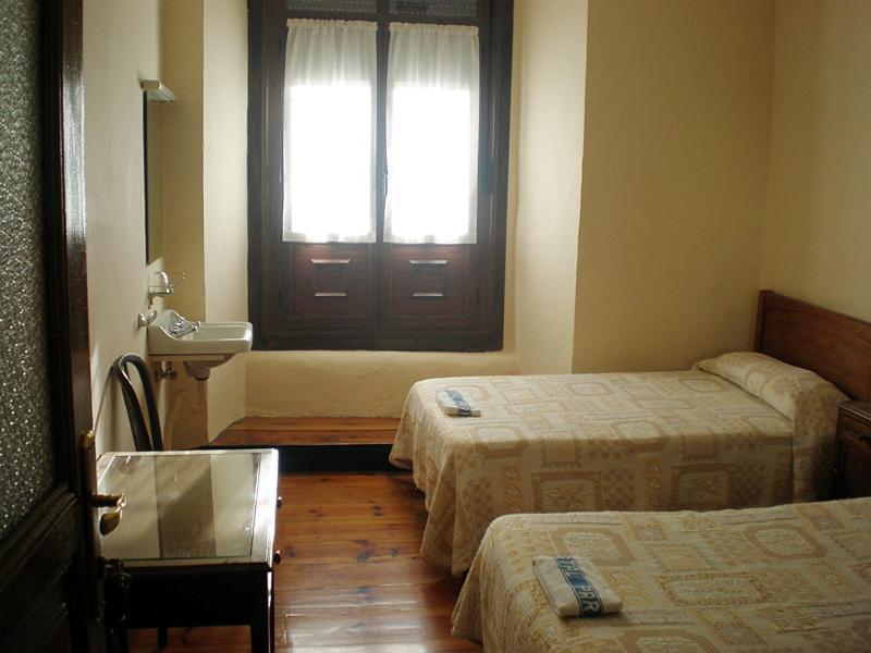 Hostal Paris Jaca Bilik gambar